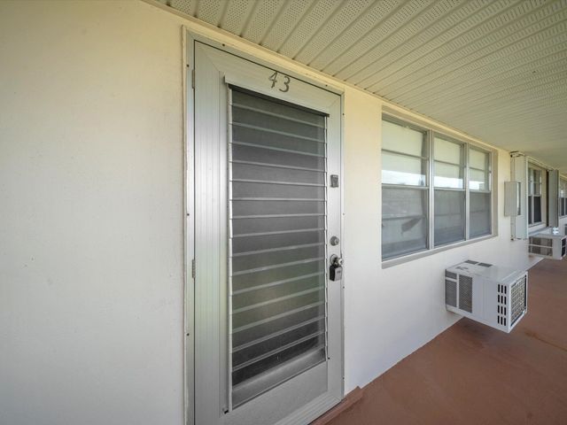 43 BERKSHIRE B, West Palm Beach, FL 33417