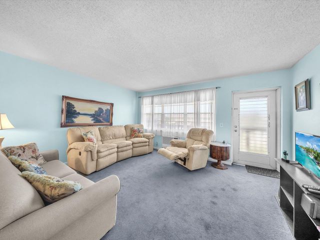 43 BERKSHIRE B, West Palm Beach, FL 33417