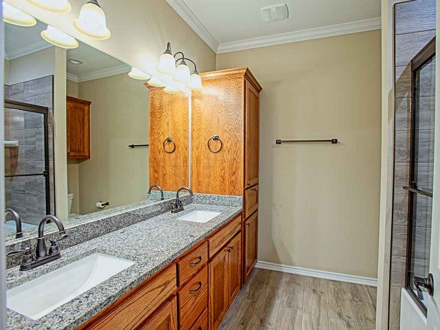 111 Oak Street, Emory, TX 75440
