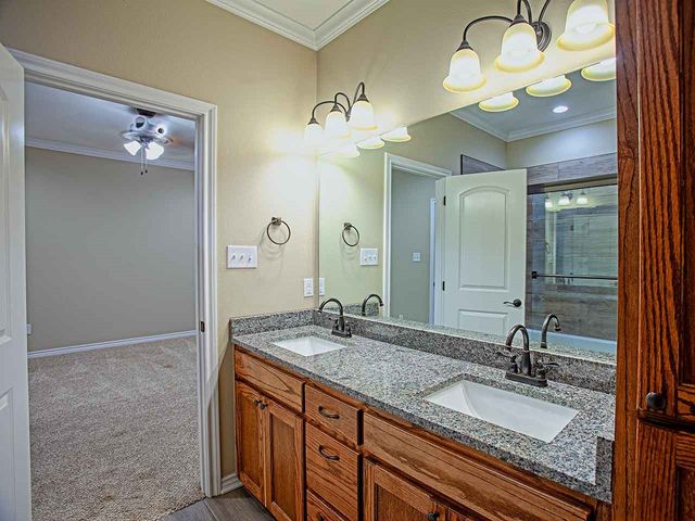 111 Oak Street, Emory, TX 75440