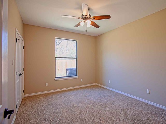 111 Oak Street, Emory, TX 75440
