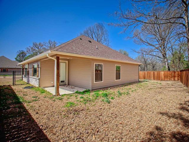 111 Oak Street, Emory, TX 75440