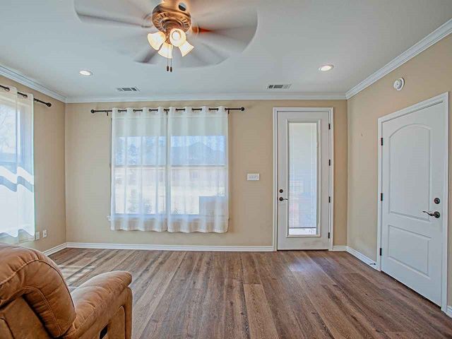 111 Oak Street, Emory, TX 75440