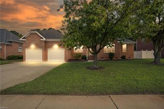 432 Trotters LN, Chesapeake, VA 23322