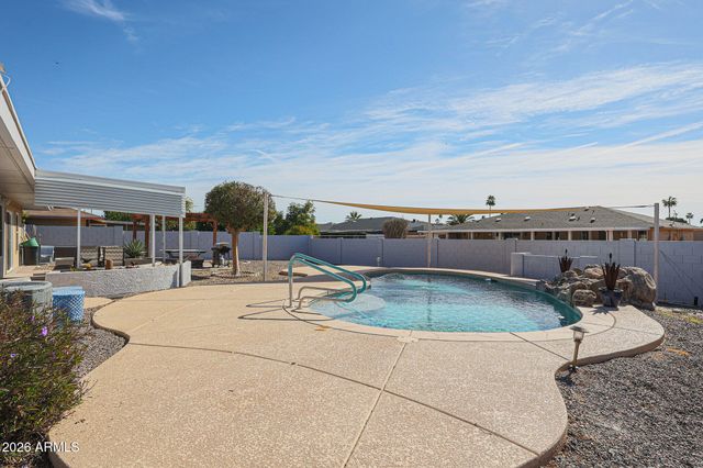 10649 W BROOKSIDE Drive, Sun City, AZ 85351