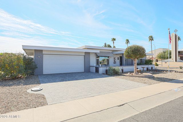 10649 W BROOKSIDE Drive, Sun City, AZ 85351