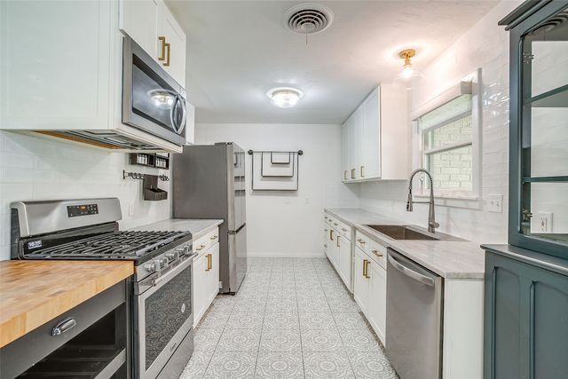 4616 Selkirk Drive, Fort Worth, TX 76109