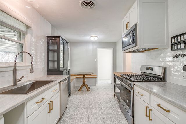 4616 Selkirk Drive, Fort Worth, TX 76109