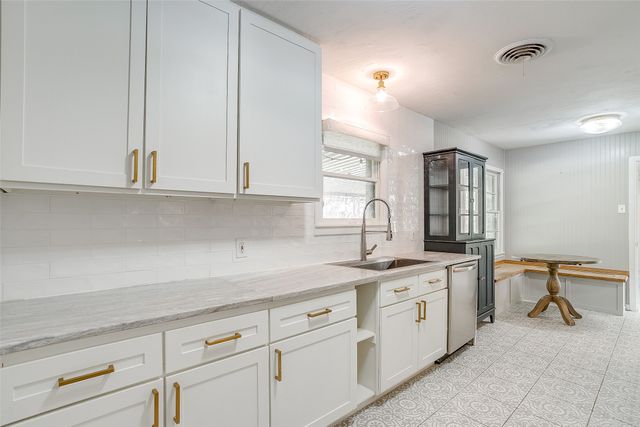 4616 Selkirk Drive, Fort Worth, TX 76109