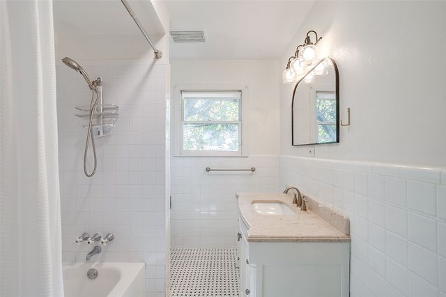 4616 Selkirk Drive, Fort Worth, TX 76109