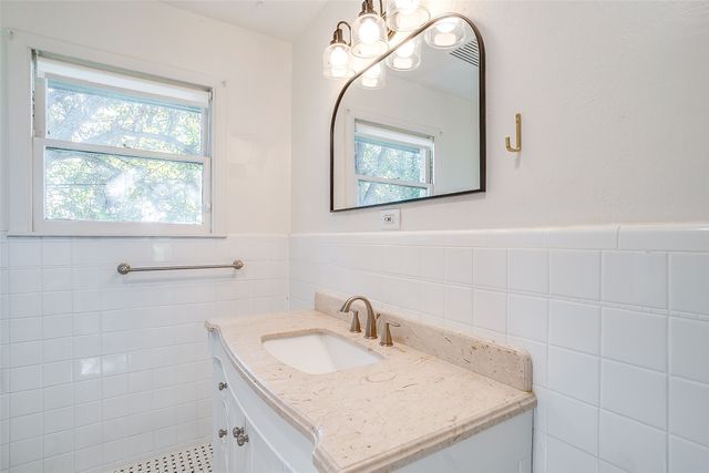 4616 Selkirk Drive, Fort Worth, TX 76109