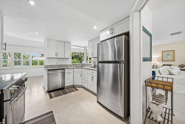 5550 Osprey Drive, Ocean Ridge, FL 33435