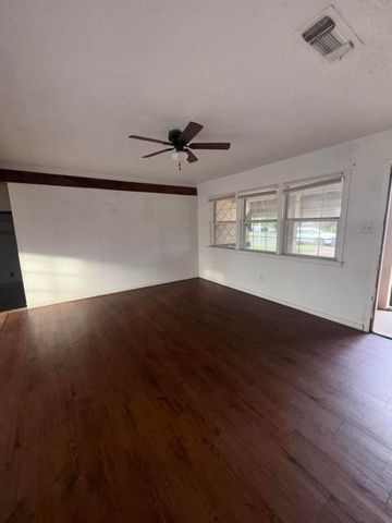 5420 Avenue B, Lubbock, TX 79404