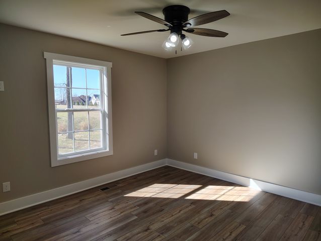 358 Froedge Dr, Lafayette, TN 37083