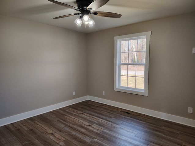 358 Froedge Dr, Lafayette, TN 37083