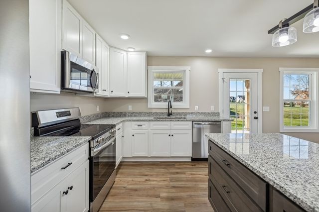 358 Froedge Dr, Lafayette, TN 37083