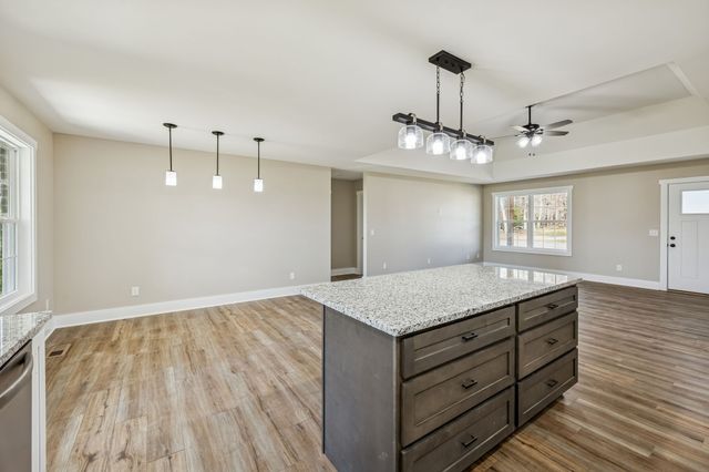 358 Froedge Dr, Lafayette, TN 37083