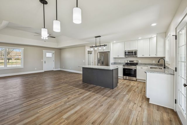 358 Froedge Dr, Lafayette, TN 37083