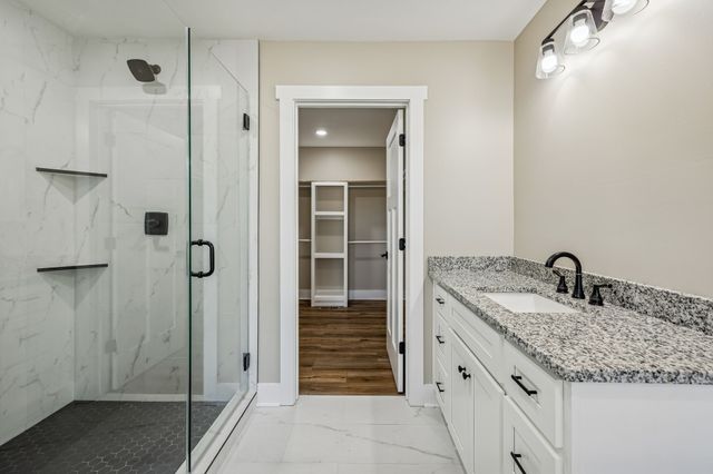 358 Froedge Dr, Lafayette, TN 37083