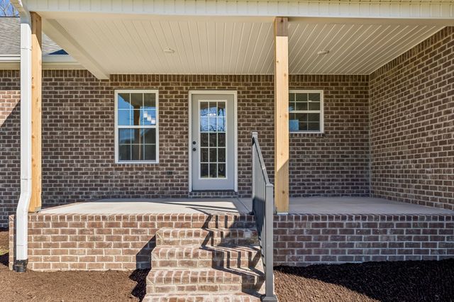 358 Froedge Dr, Lafayette, TN 37083