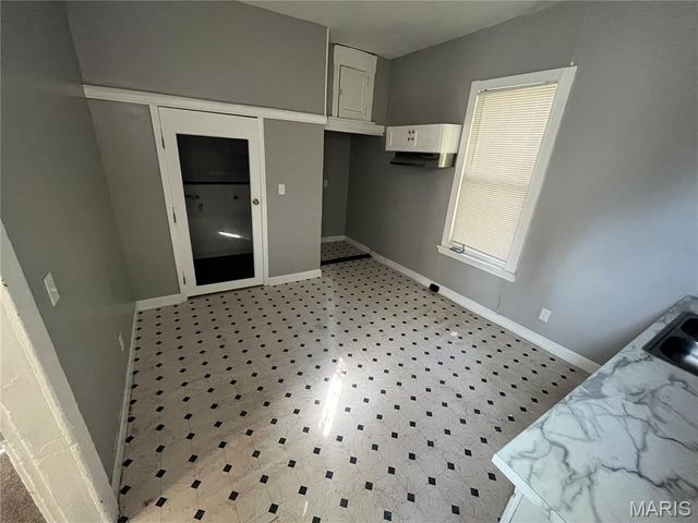 2027 Destrehan Street, St Louis, MO 63107