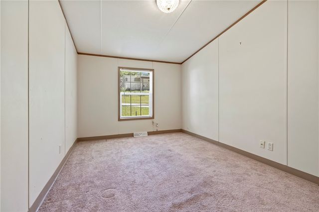 111 Pembrooke Dr, Salem Twp, PA 15626