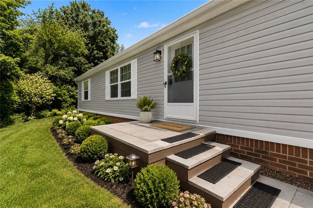 111 Pembrooke Dr, Salem Twp, PA 15626