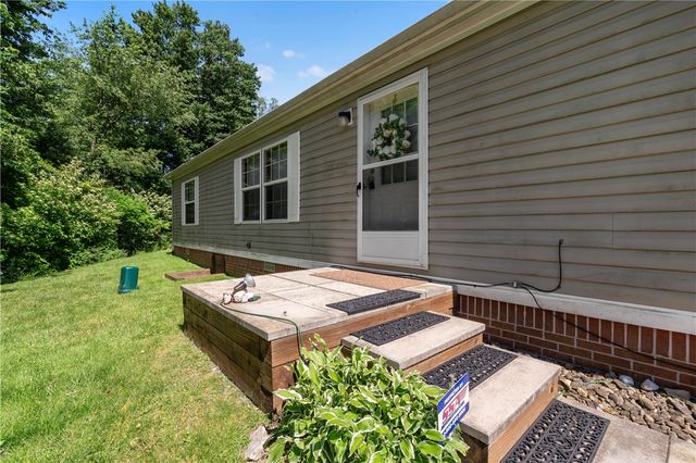 111 Pembrooke Dr, Salem Twp, PA 15626