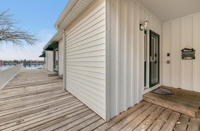 W949 Miramar DRIVE, East Troy, WI 53120