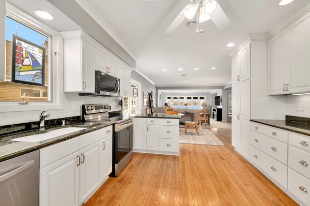 W949 Miramar DRIVE, East Troy, WI 53120