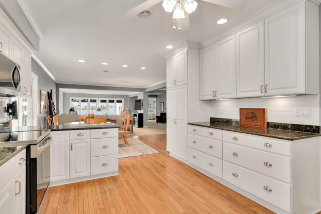 W949 Miramar DRIVE, East Troy, WI 53120