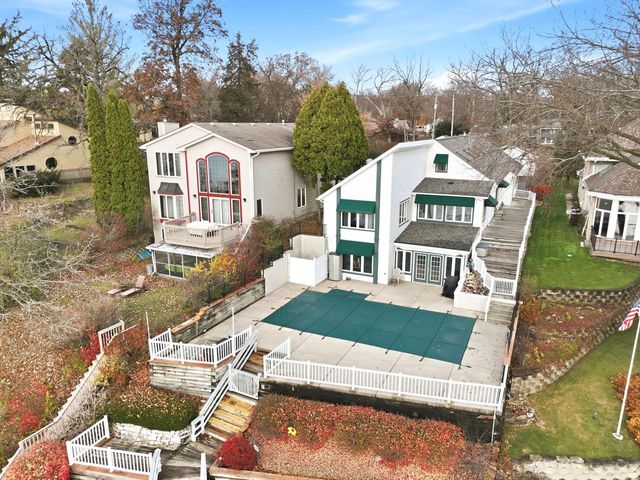 W949 Miramar DRIVE, East Troy, WI 53120