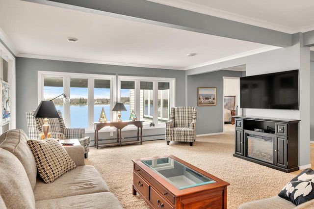 W949 Miramar DRIVE, East Troy, WI 53120