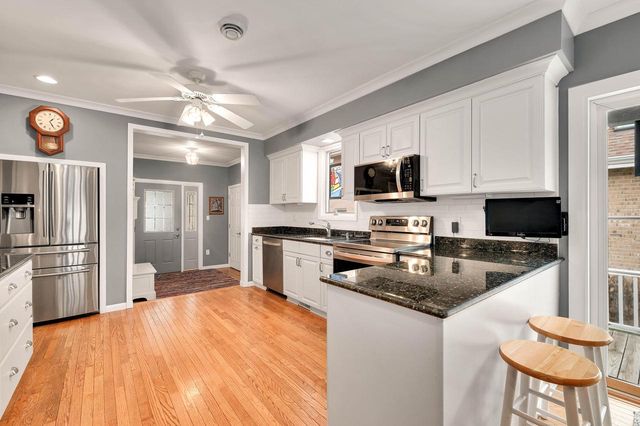 W949 Miramar DRIVE, East Troy, WI 53120