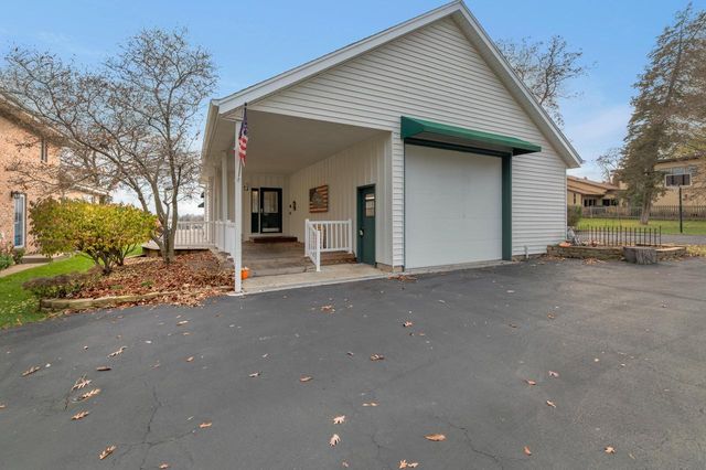 W949 Miramar DRIVE, East Troy, WI 53120