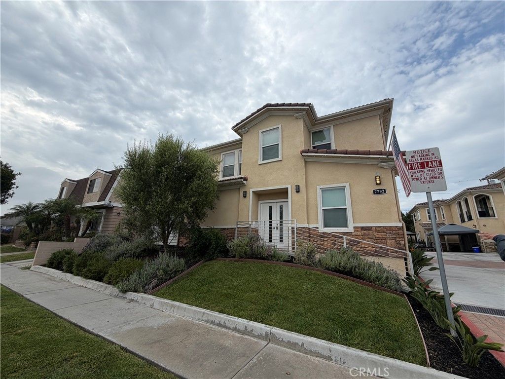 7796 LIBERTY, Huntington Beach, CA 92647 — photo 2