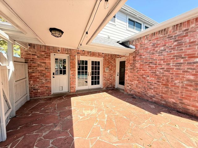 2906 Deer Creek Drive, Sugar Land, TX 77478