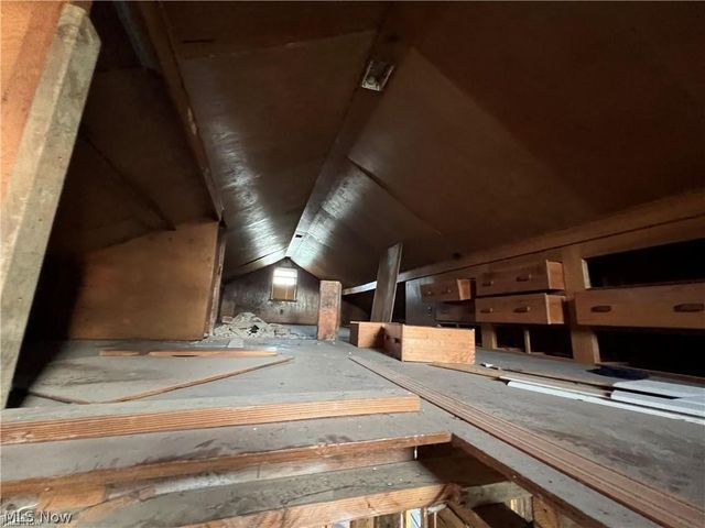 2773 Burton Street SE, Warren, OH 44484