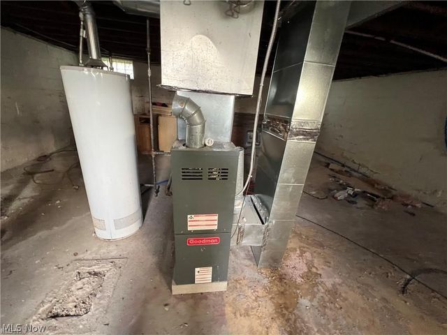 2773 Burton Street SE, Warren, OH 44484