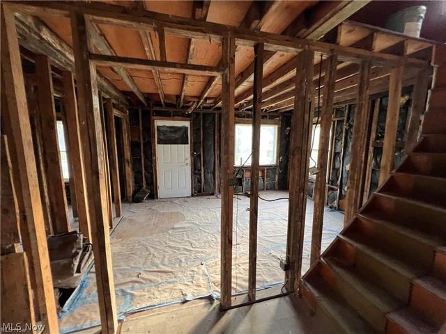 2773 Burton Street SE, Warren, OH 44484