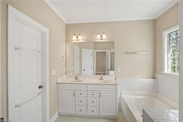 6680 Elm Hill Drive, Clemmons, NC 27012