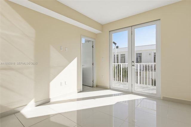 13724 SW 259th St 1, Homestead, FL 33032