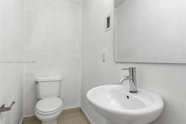 13724 SW 259th St 1, Homestead, FL 33032