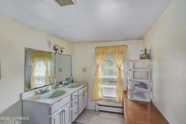 362 Etra Perrineville Road, East Windsor, NJ 08520