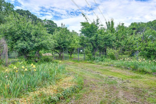 362 Etra Perrineville Road, East Windsor, NJ 08520