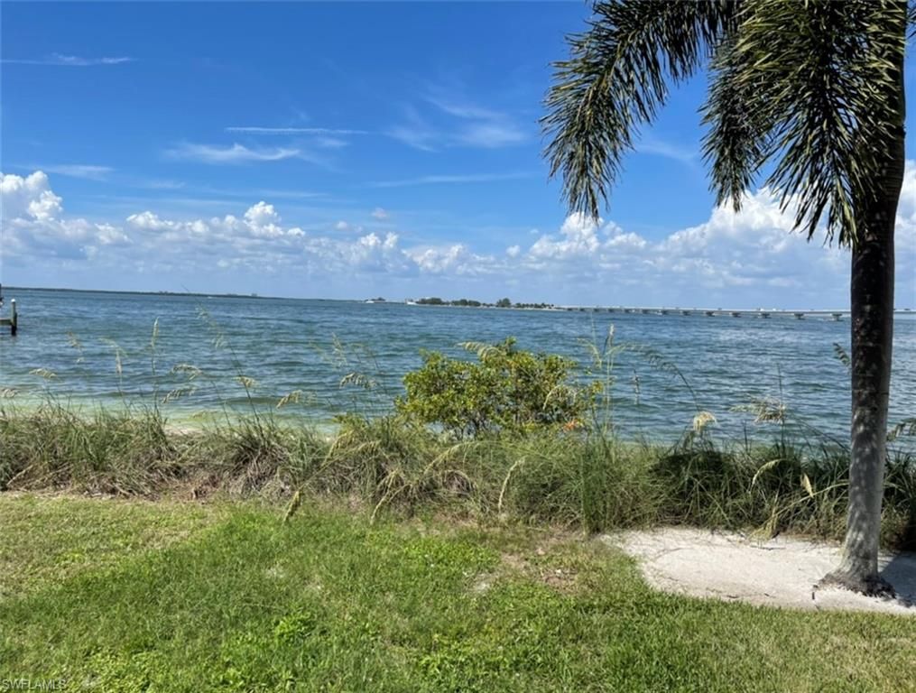 1028 Bayview DR, SANIBEL, FL 33957 — photo 2