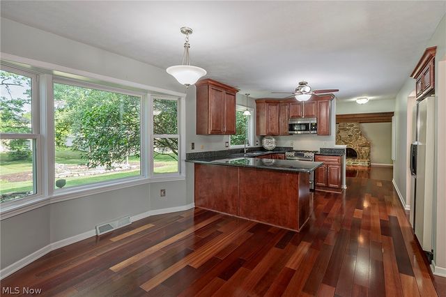 1834 Coes Post Run, Westlake, OH 44145