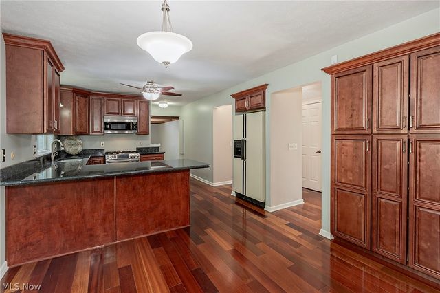 1834 Coes Post Run, Westlake, OH 44145