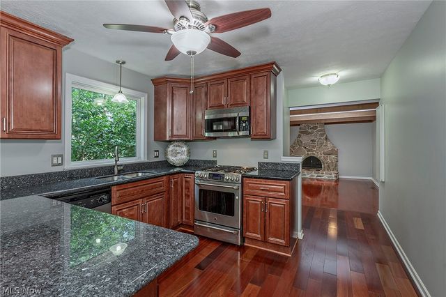 1834 Coes Post Run, Westlake, OH 44145