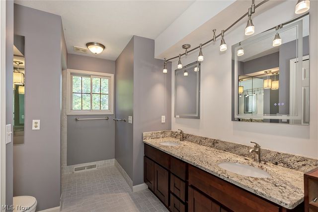 1834 Coes Post Run, Westlake, OH 44145